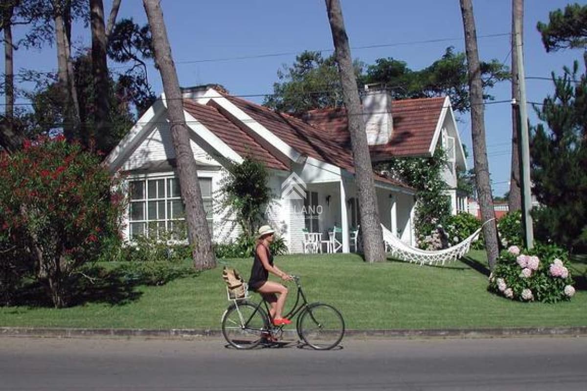 Casa ID.2416 - Casa con 5 dormitorios en la Mansa muy cerca del mar