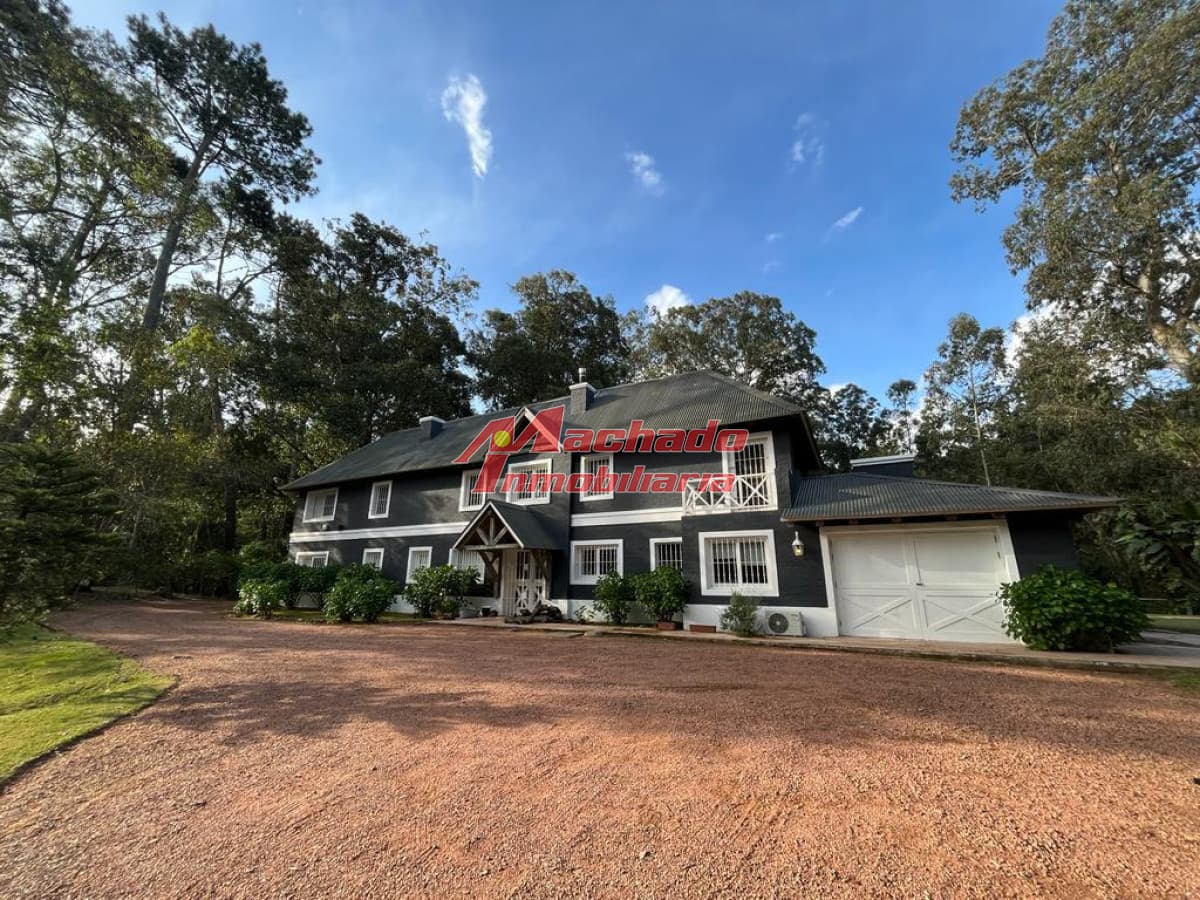 Venta de casa de 4 dormitorios en Pinares
