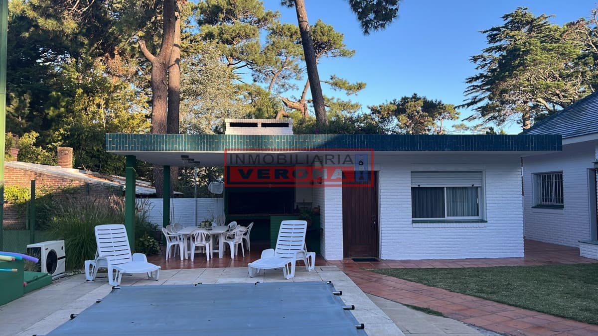Casa de 4 dormitorios en la Mansa Punta del Este - Inmobiliaria Verona Punta