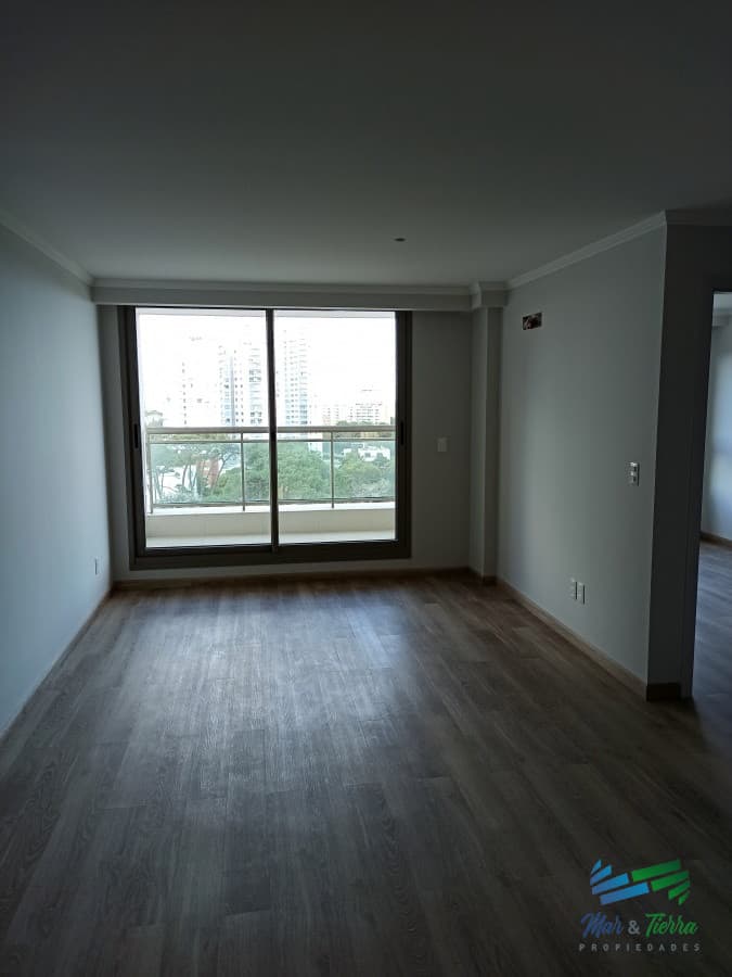 En venta apartamento de dos dormitorios a estrenar en Place Lafayette, Punta del Este
