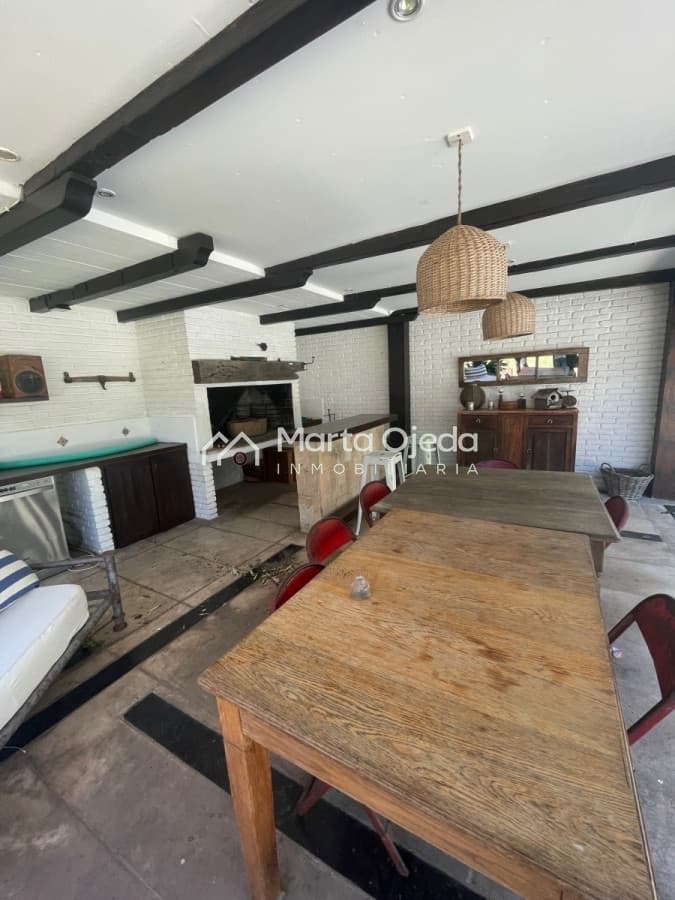 casa de 4 dormitorios *  -