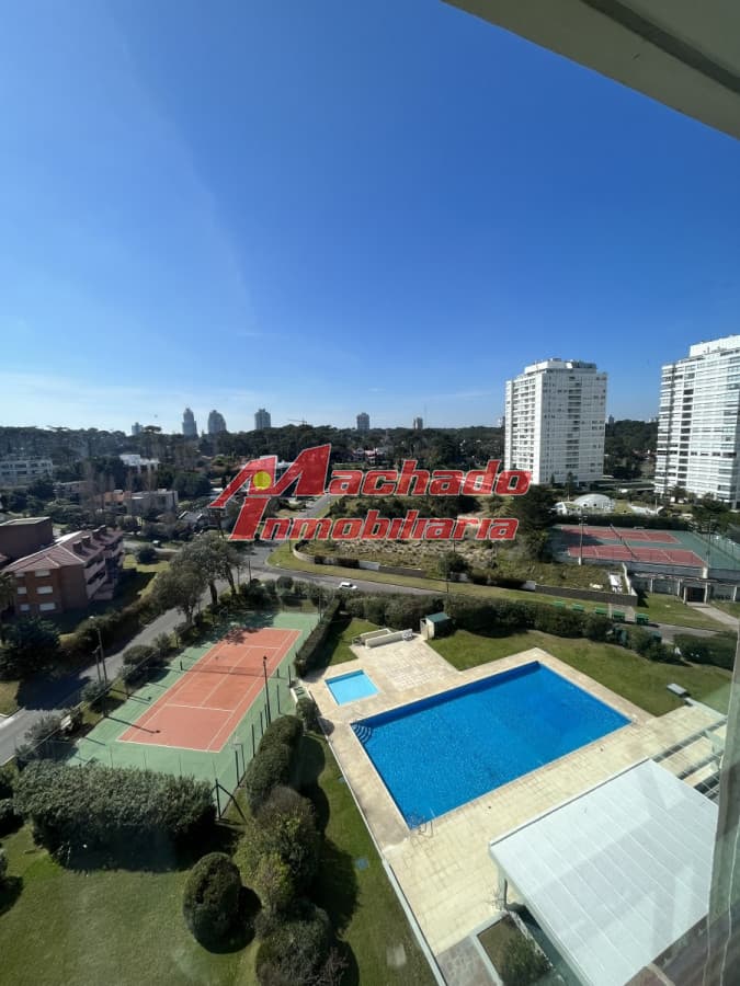 Alquiler de apartamento sobre playa mansa
