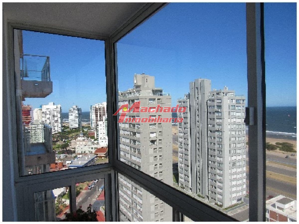 Apartamento en Brava, 1 dormitorios *