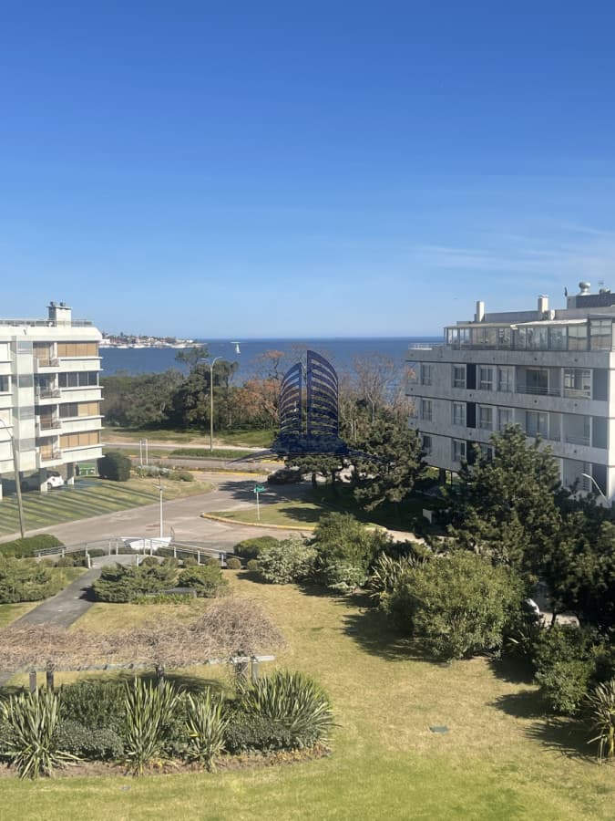 Apartamento en VENTA- Piso alto en Brava- 3 DORMITORIOS EN SUITE