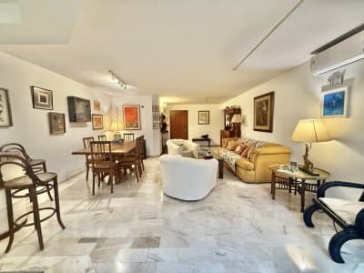 Apartamento en venta de 4 dormitorios y 3 baños en Punta del Este  -