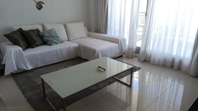 Vende apartamento de 1 dormitorio y medio en Punta del Este   -