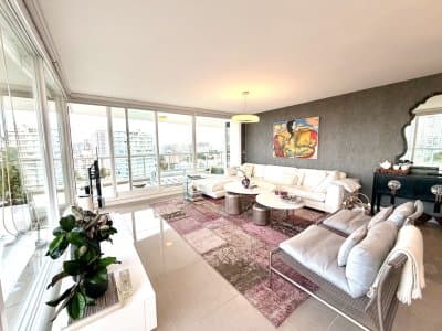 ESQUINERO 4 DORMITORIOS EN SUITE PISO ALTO EN VENTA TORRE ONE   -
