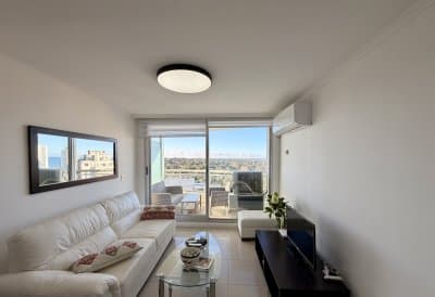 Apartamento en la Brava 2 y 1/2 dormitorios con terraza y garage  -