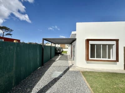 CASA EN VENTA — ¡ACEPTA BANCO!  -