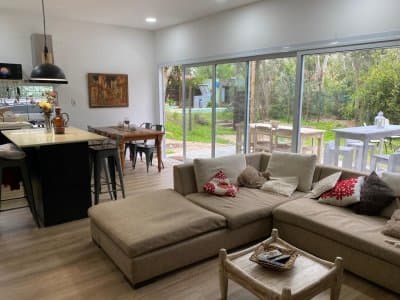 CASA EN VENTA 3 DORIMITORIOS A METROS DEL MAR   -