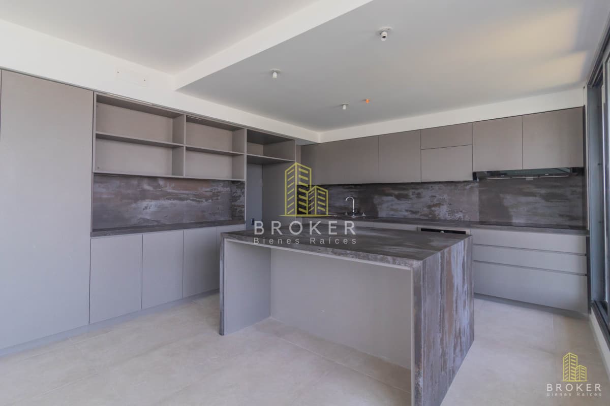 Venta Apartamento Duplex en Carrasco Boating, 4 suites