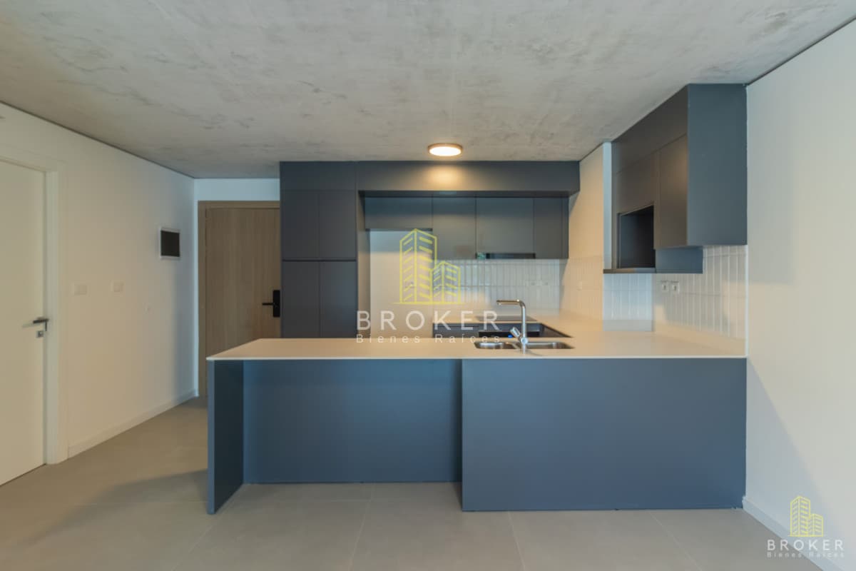 Venta Apartamento en AVA La Caleta Parque Miramar, 3 dormitorios y a estrenar