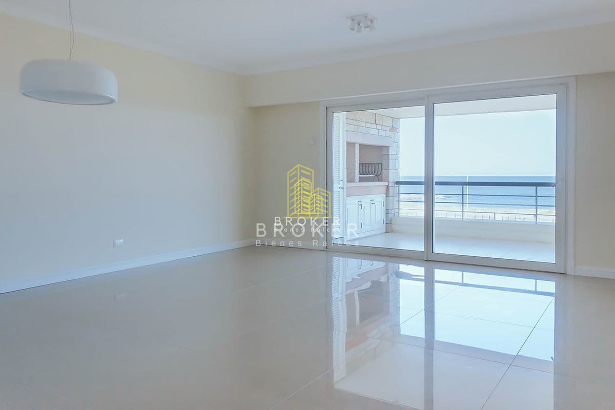Venta Apartamento Punta Del Este Playa Mansa, 2 dormitorios