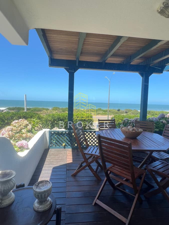 Alquiler de temporada Departamento 2 dormitorios La Barra Punta del Este