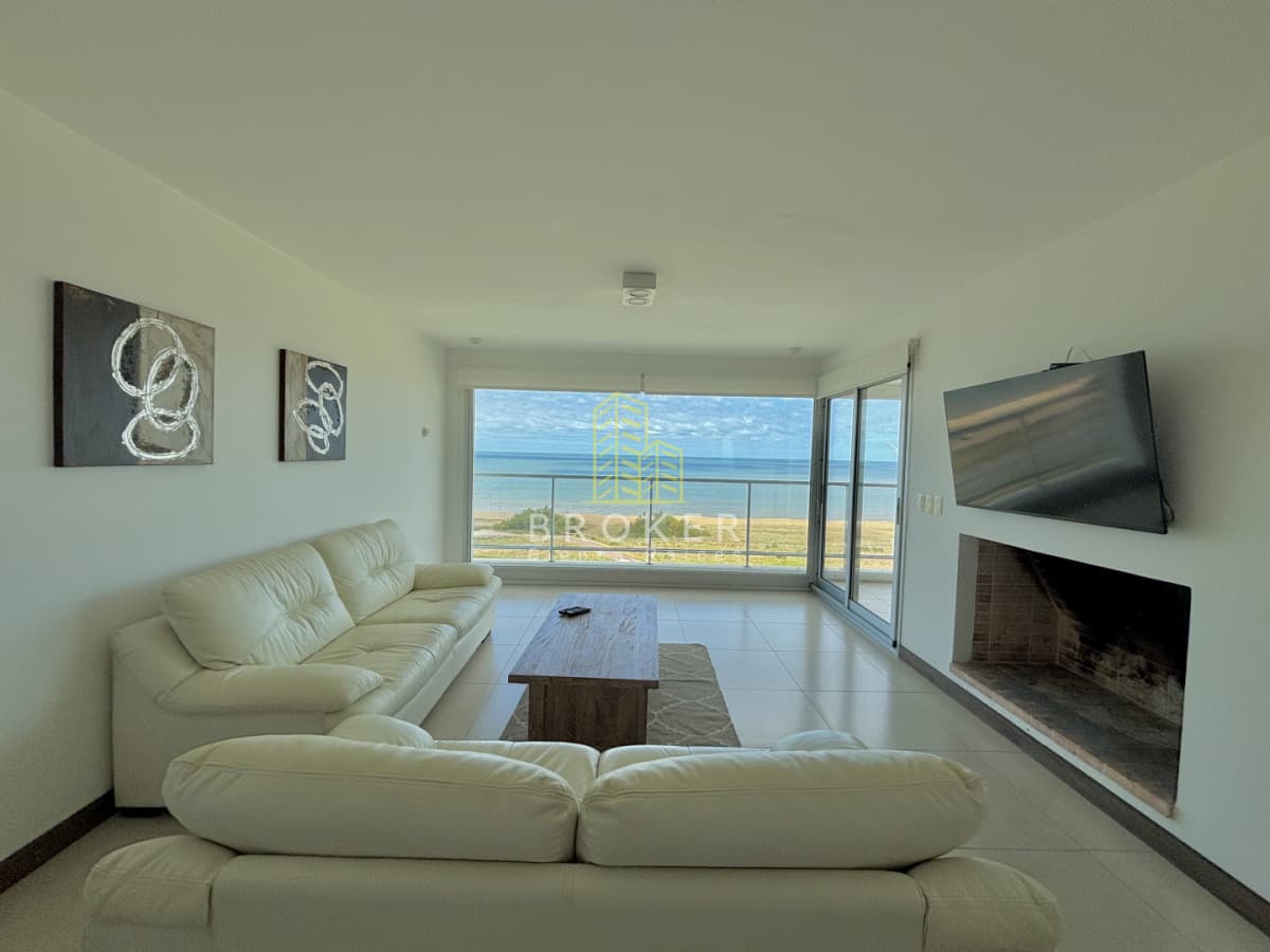 venta apartamento punta del este 4 dormitorios vista al mar estufa a leña parrillero