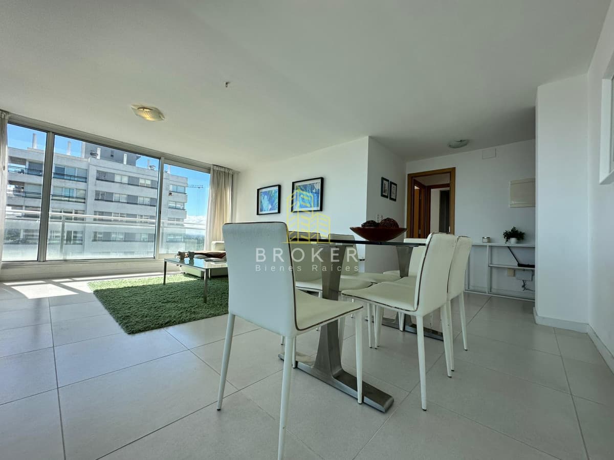 Venta de apartamento de dos dormitorios en Roosevelt
