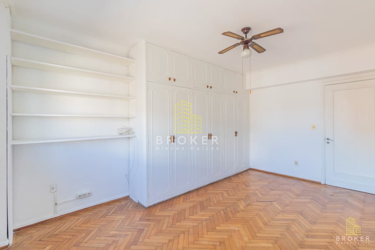 Venta Apartamento en el Centro Montevideo, 4 dormitorios