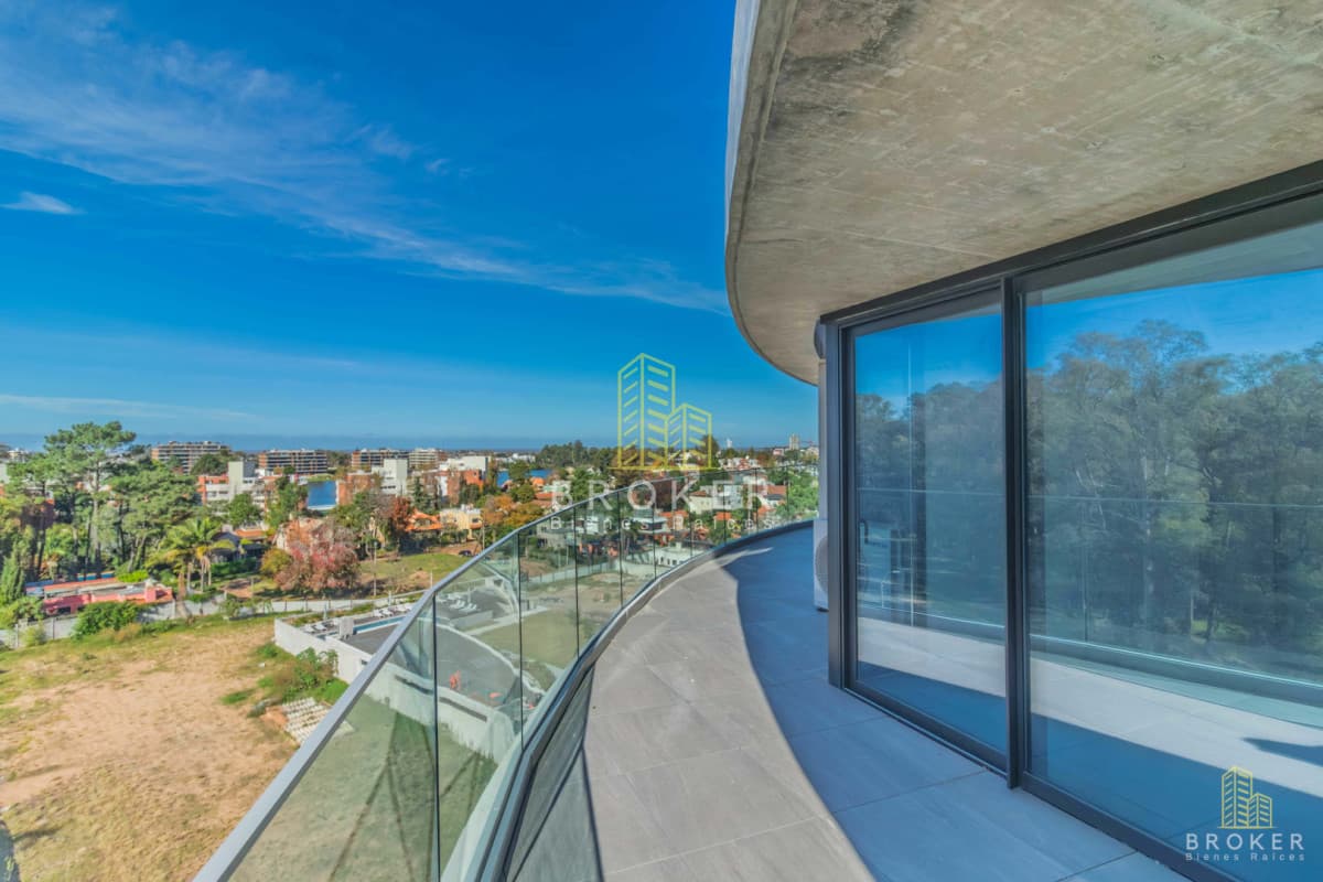 Venta Apartamento en AVA La Caleta Parque Miramar, 3 dormitorios y a estrenar