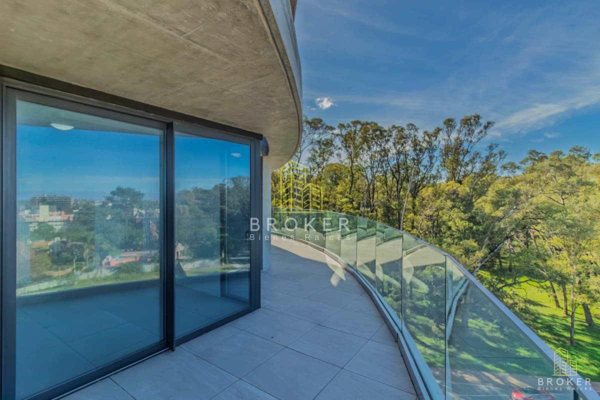 Venta Apartamento en AVA La Caleta Parque Miramar, 3 dormitorios y a estrenar
