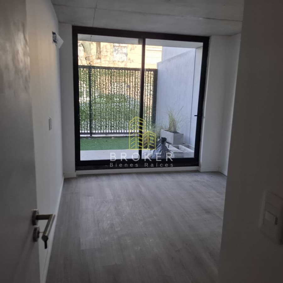 Venta Departamento 1 dormitorio Pocitos con Patio