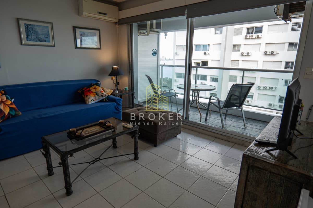 Venta  departamento 1 dormitorio en la Mansa con cochera