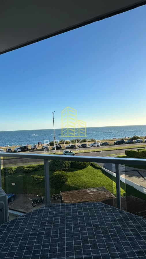 Alquiler Departamento Punta del Este Playa Mansa, amenities y primera línea al mar