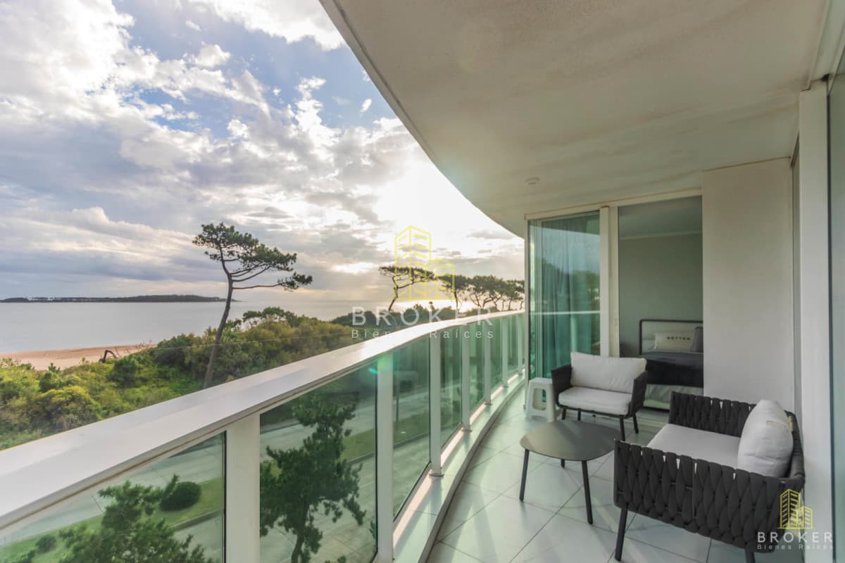 venta apartamento punta del este mansa 4 dormitorios vista al mar Paramount
