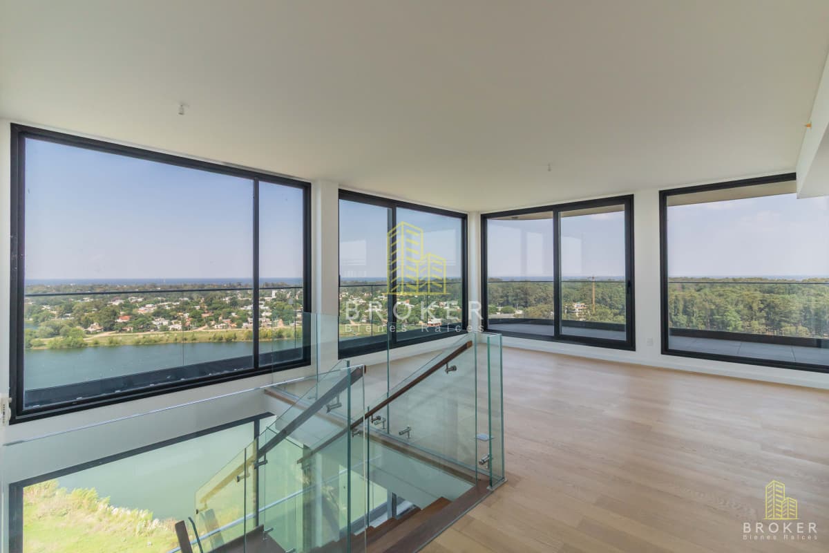 Venta Apartamento Duplex en Carrasco Boating, 4 suites