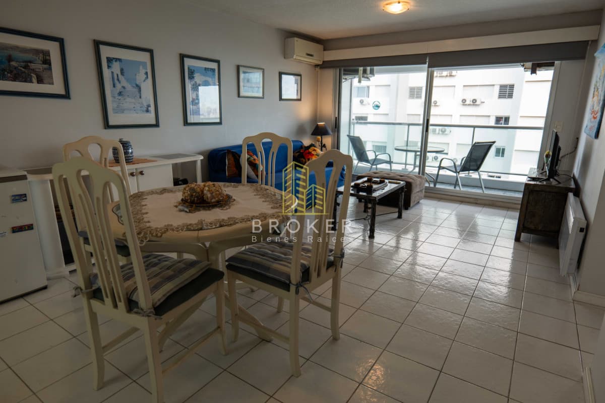 Venta  departamento 1 dormitorio en la Mansa con cochera