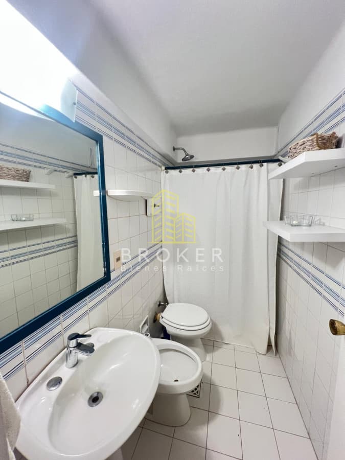 Alquiler de temporada Departamento 2 dormitorios La Barra Punta del Este