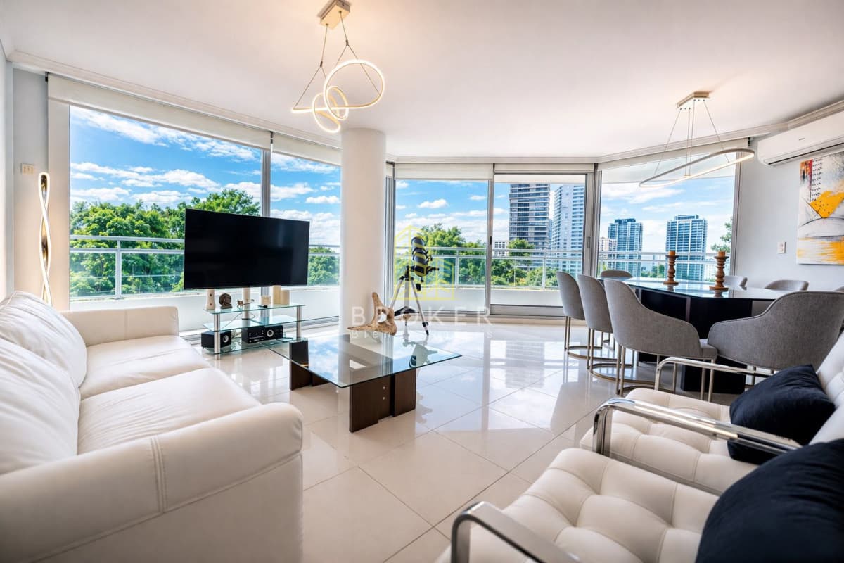 Venta de impresionante departamento de 4 dormitorios y 5 baños en Roosvelt