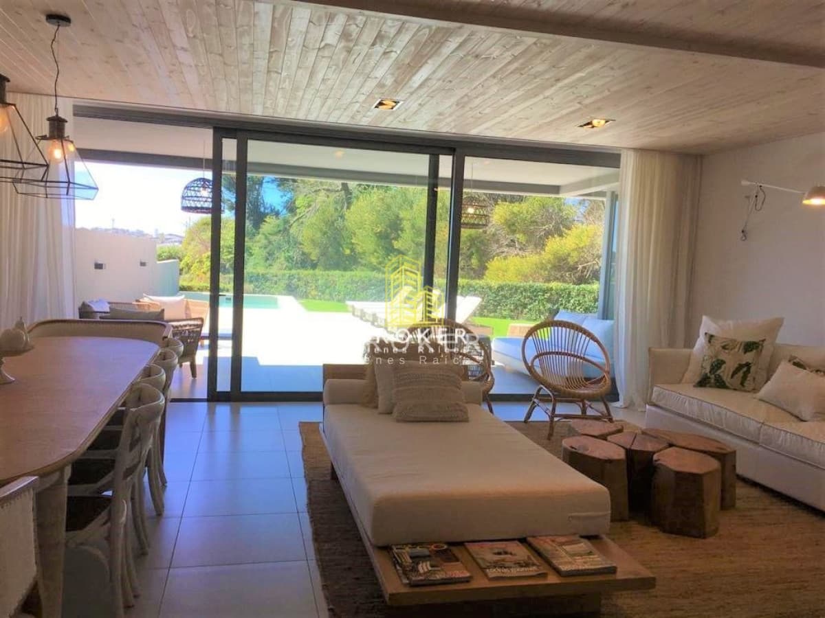 Venta Apartamento de 3 Dormitorios en Playa Brava Punta del Este