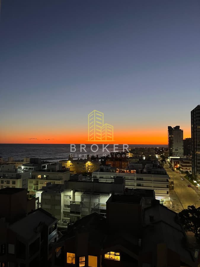 Venta Departamento en el Puerto de Punta del Este, con vista al mar