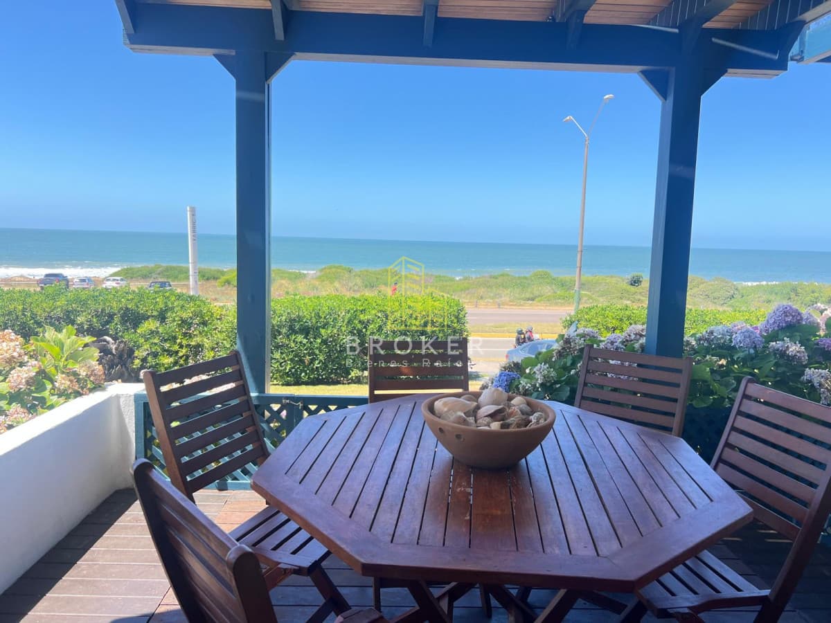 Alquiler de temporada Departamento 2 dormitorios La Barra Punta del Este