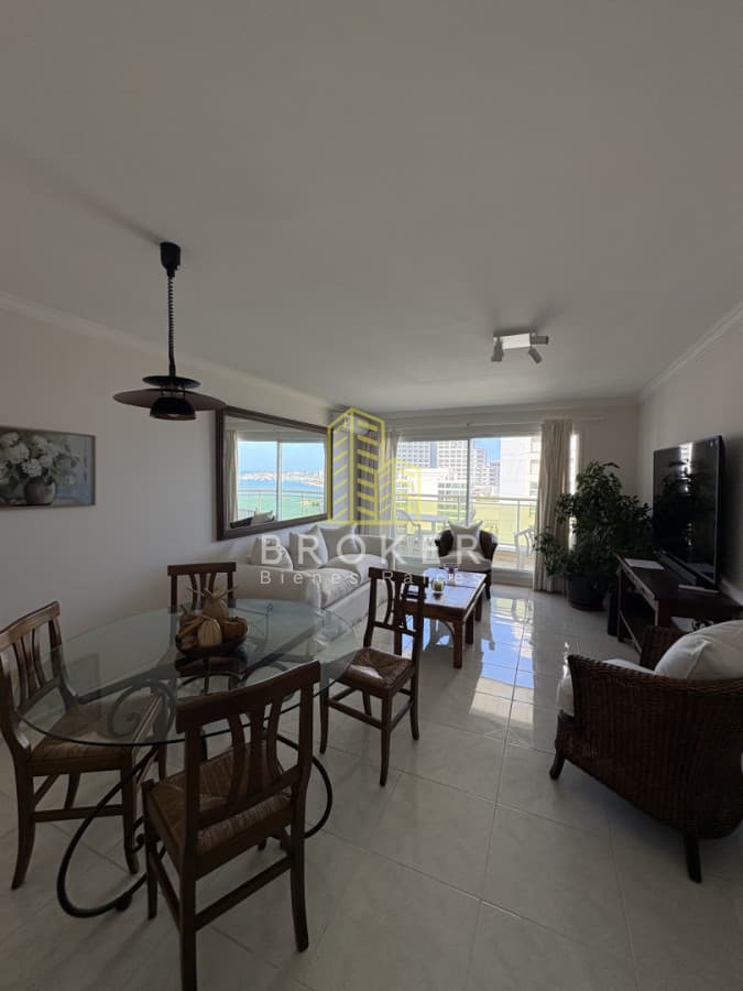 Venta y alquiler anual de departamento en primera linea piso alto