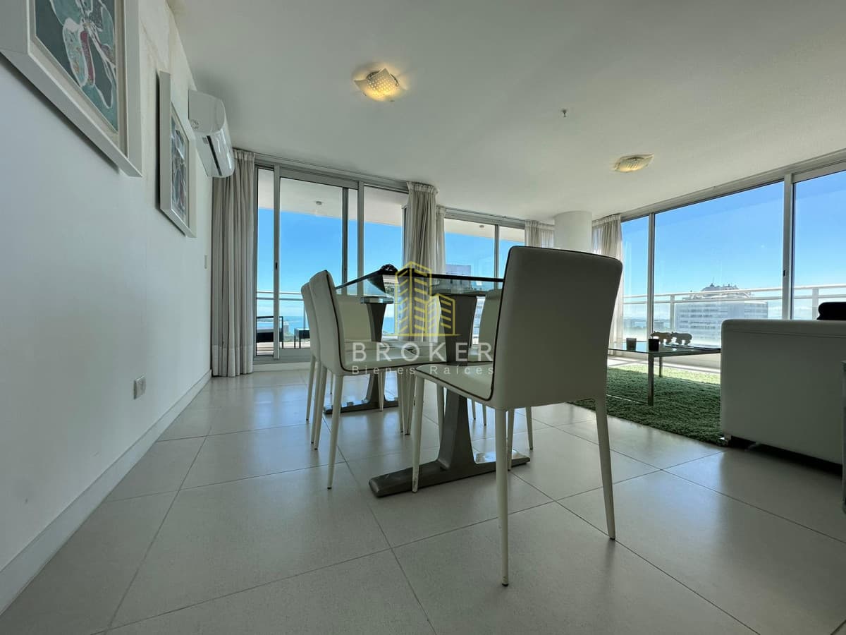 Venta de apartamento de dos dormitorios en Roosevelt