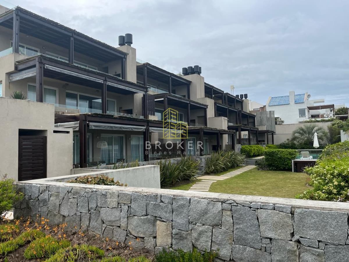 Alquiler Departamento 2 dormitorios Palcos Montoya, primera línea al mar