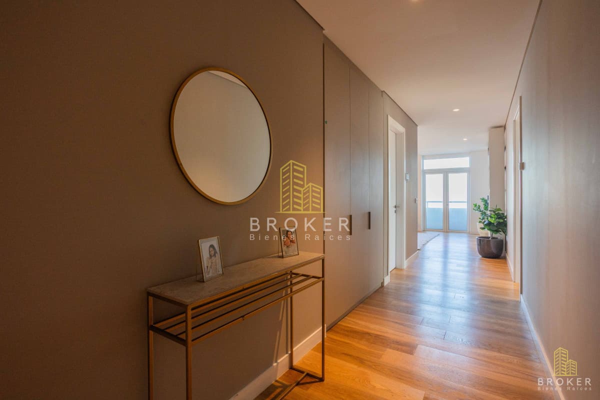 Apartamento en Rambla de Carrasco 4 dormitorios 5 baños