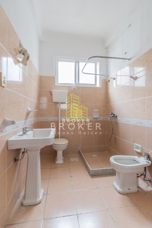 Apartamento 4 dormitorios en Centro Sur