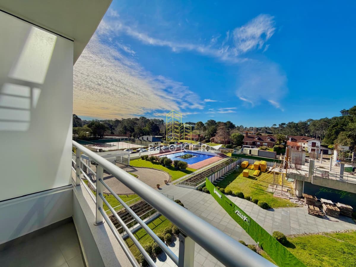 Venta apartamento 2 dormitorios Torre Greenlife punta del este