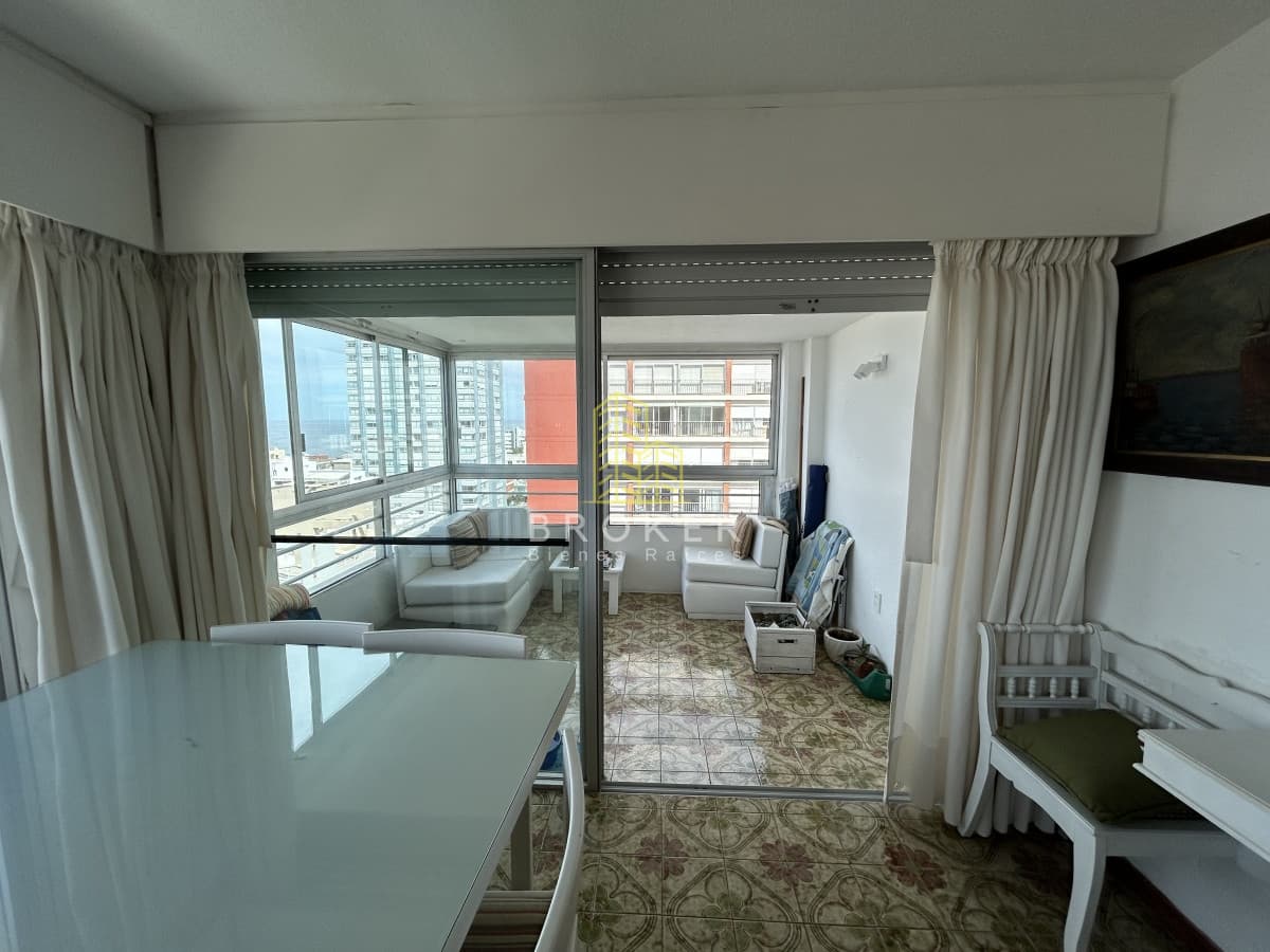 Venta Apartamento TORRE VERONA Peninsula Punta del Este Puerto 2 dormitorios y medio