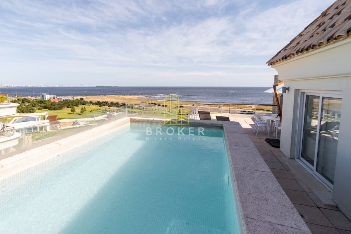 Venta apartamento punta del este vista al mar parrillero