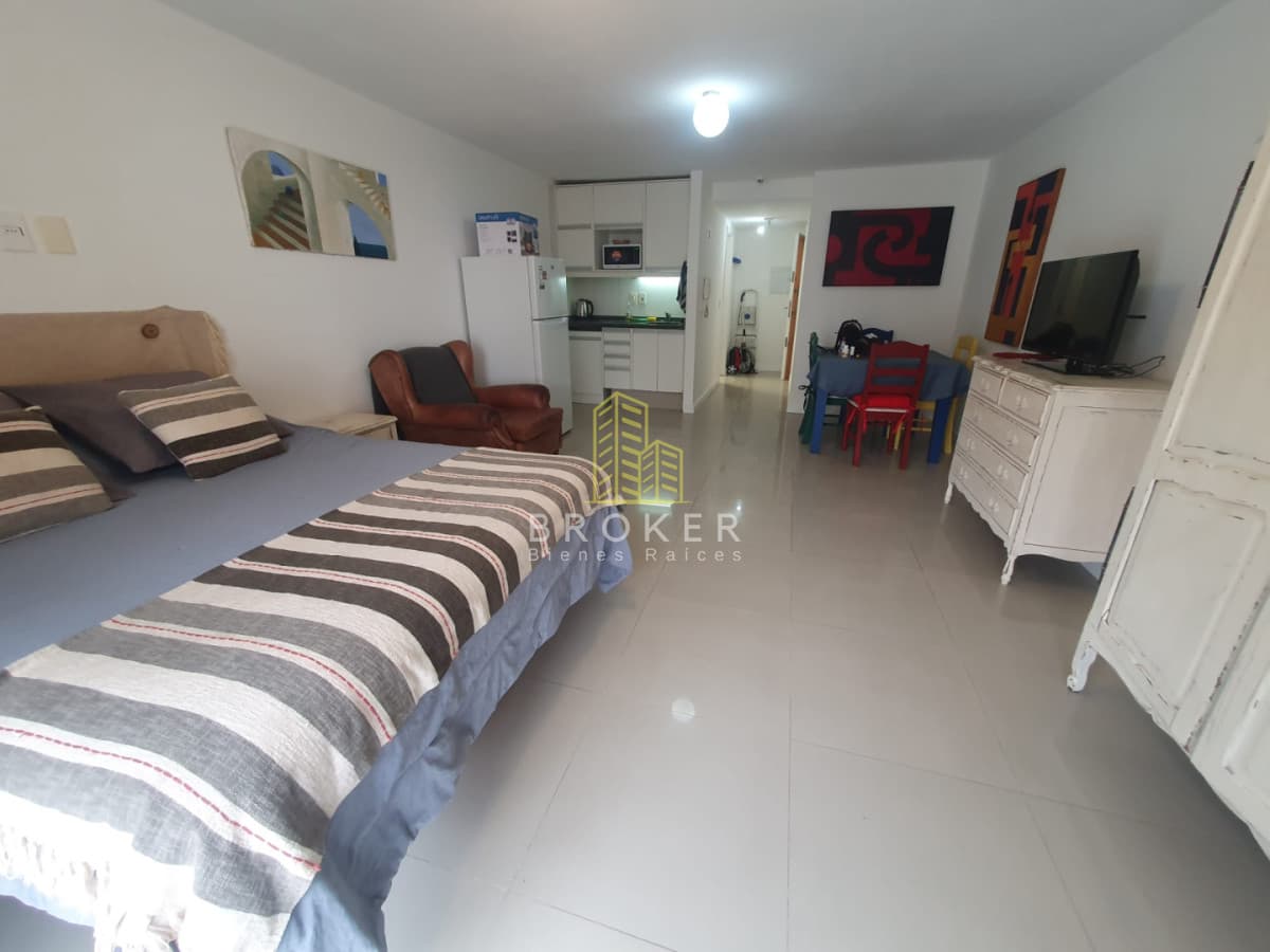 ALQUILER MONOAMBIENTE CON O SIN MUEBLES, IDEAL PARA ESTUDIO, CONSULTORIO U OFICINA