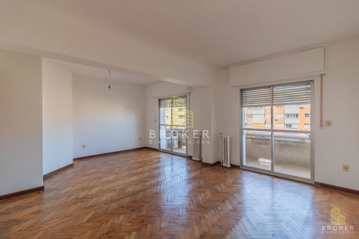 Venta Apartamento en el Centro Montevideo, 4 dormitorios