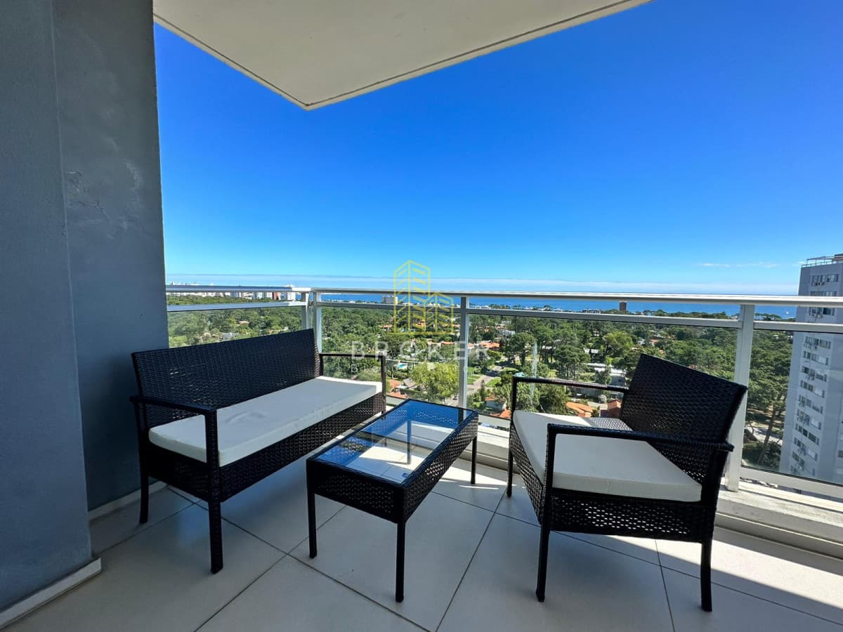 Venta de apartamento de dos dormitorios en Roosevelt
