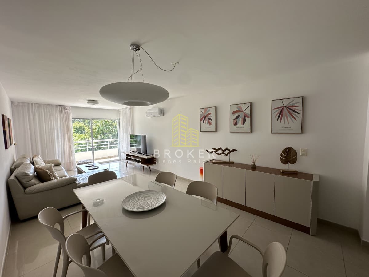 Venta de Penthouse en rincon del indio, tres dormitorios y terraza. Punta del Este, Uruguay