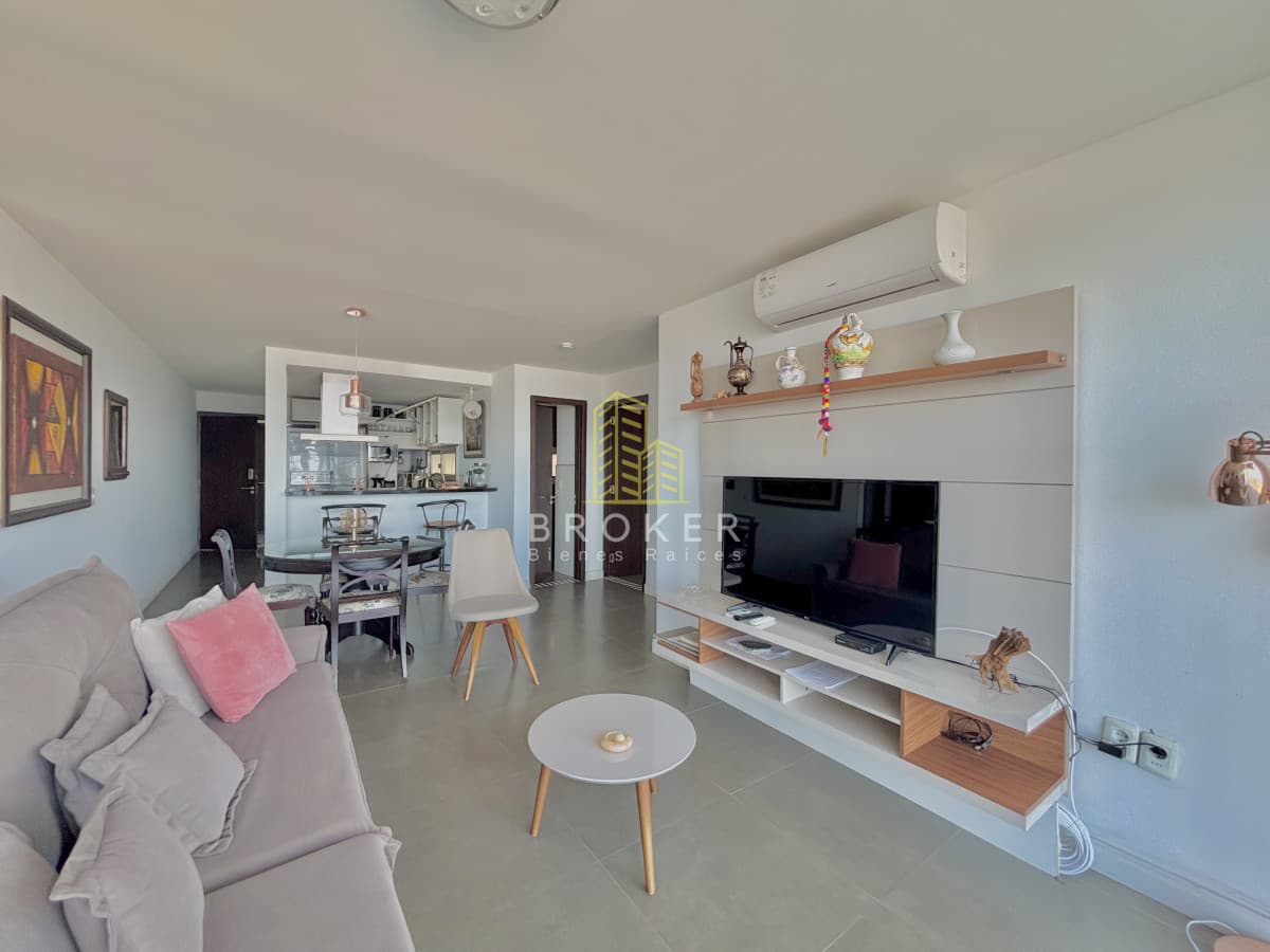 Venta apartamento Punta del Este 2 dormitorios playa mansa punta del este vista al mar