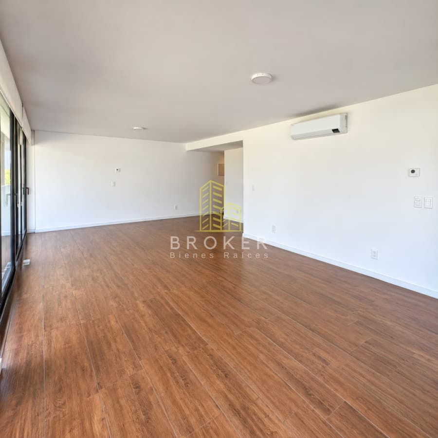 Venta de apartamento en Carrasco 3 dormitorios y 3 baños con gge