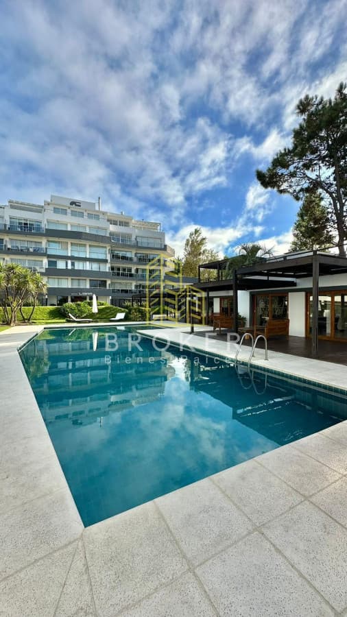 Alquiler Departamento Punta del Este Playa Mansa, amenities y primera línea al mar