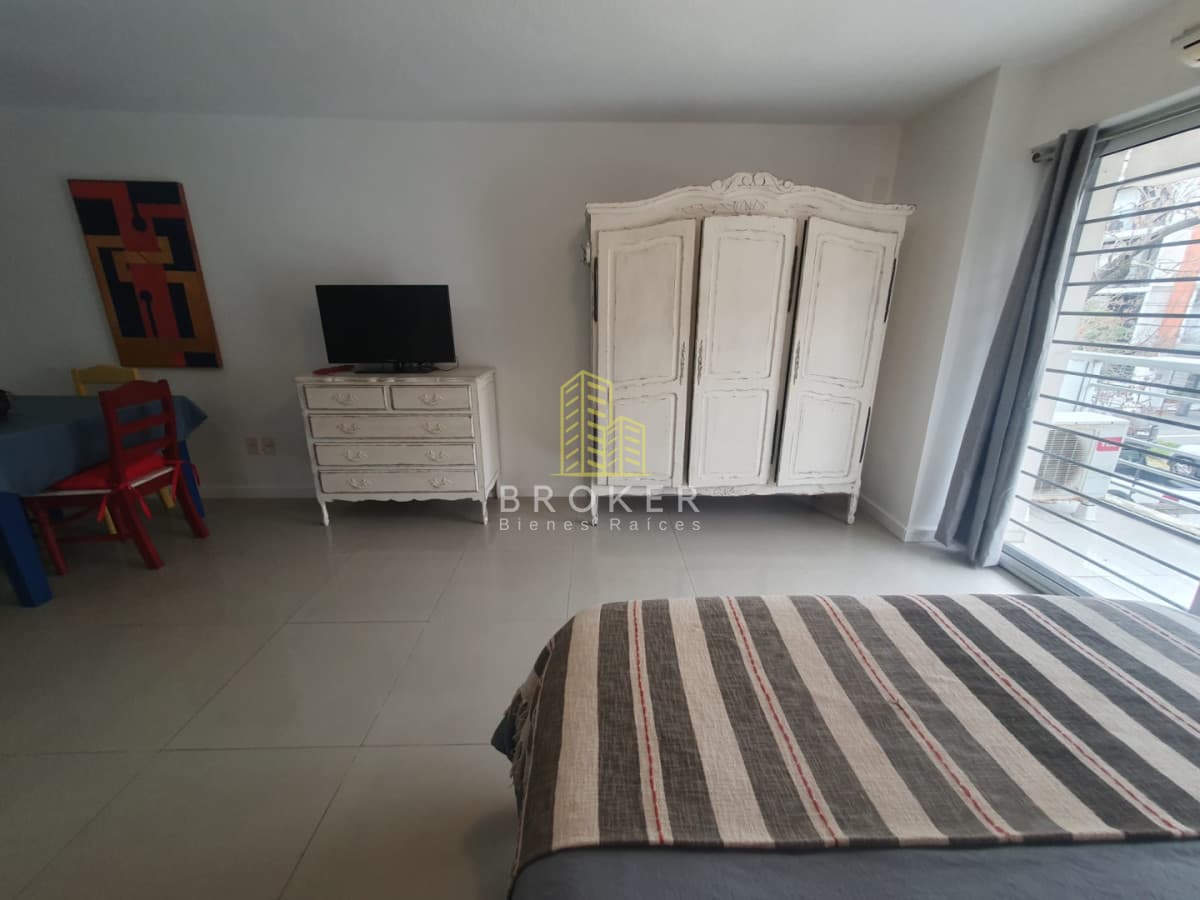ALQUILER MONOAMBIENTE CON O SIN MUEBLES, IDEAL PARA ESTUDIO, CONSULTORIO U OFICINA